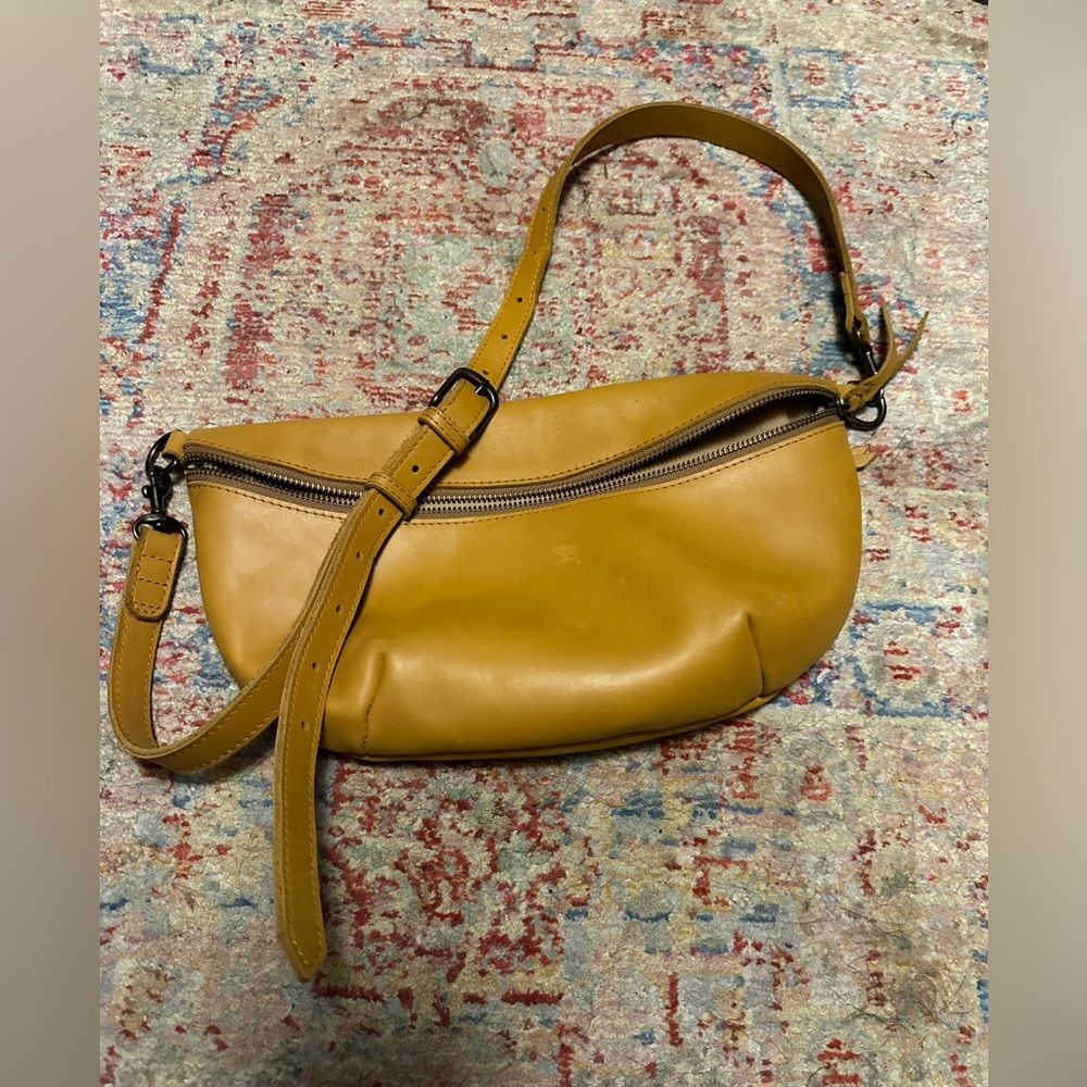 Able Berkeley sling belt bag leather